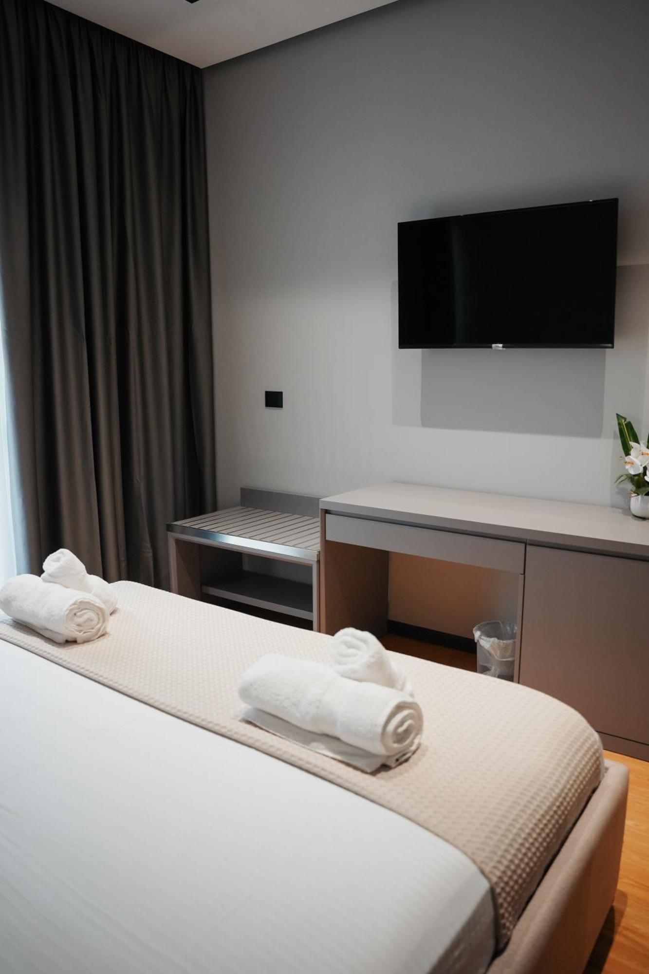 Toer Hotel & Spa Sarande Exterior photo
